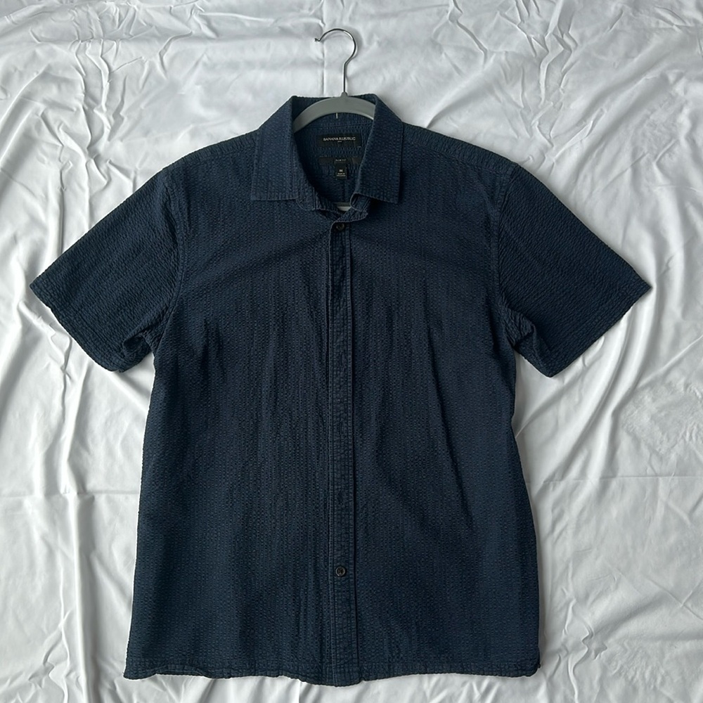 Banana Republic Men's Navy Short Sleeve Shirt